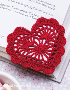 heart-corner-bookmark